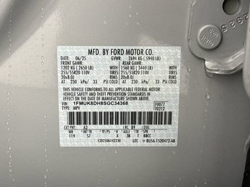 Used 2025 Ford Explorer Active w/ Active Comfort Package AWD/4WD image 28