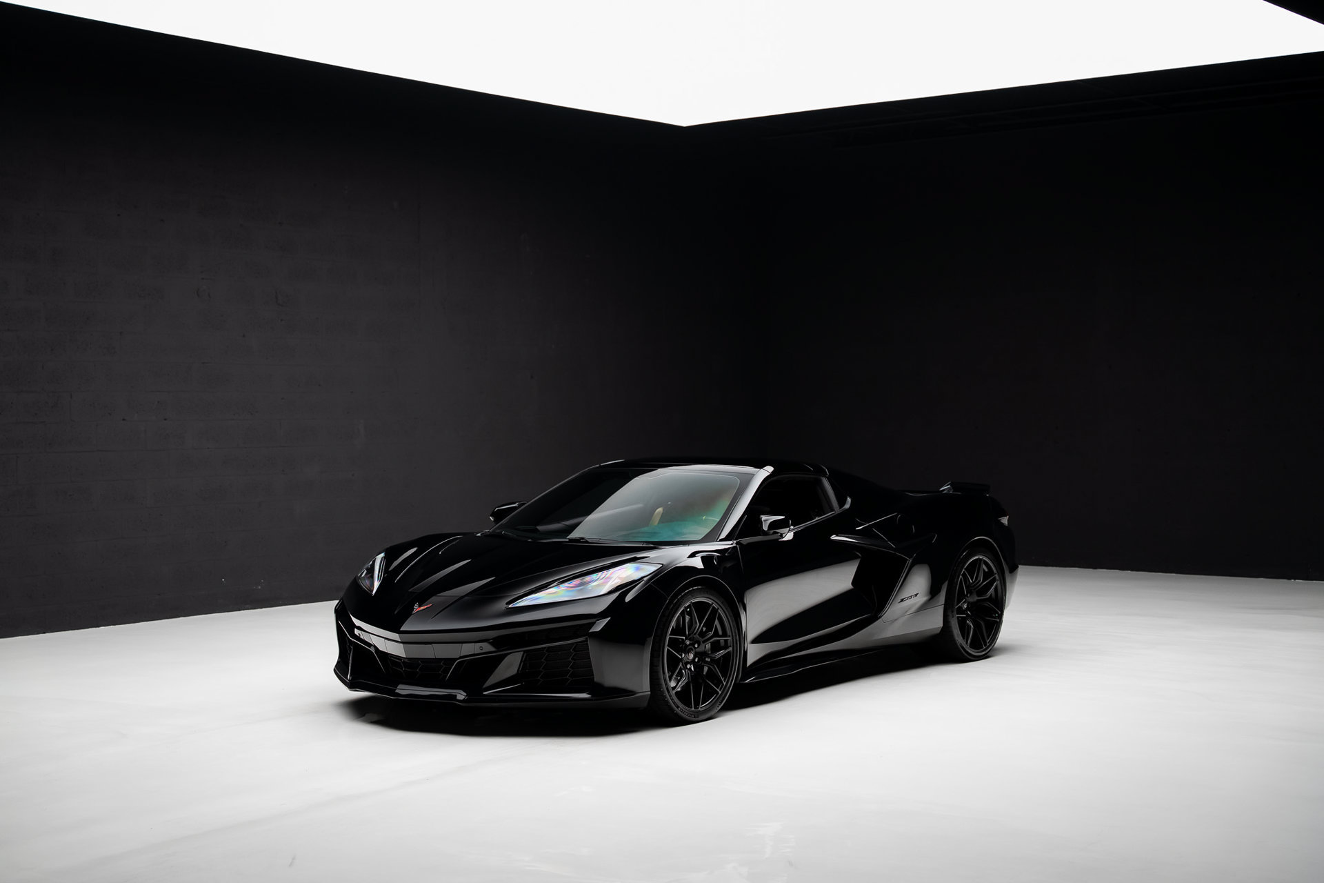 Used 2023 Chevrolet Corvette Z06 w/ Stealth Interior Trim Package RWD image 4