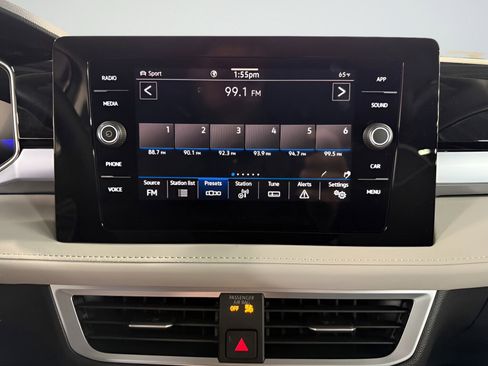 New 2025 Volkswagen Taos SE image 14