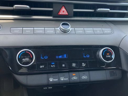 Used 2024 Hyundai Elantra SEL FWD image 22
