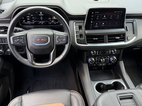 Used 2023 GMC Yukon XL AT4 w/ AT4 Premium Package AWD/4WD image 12