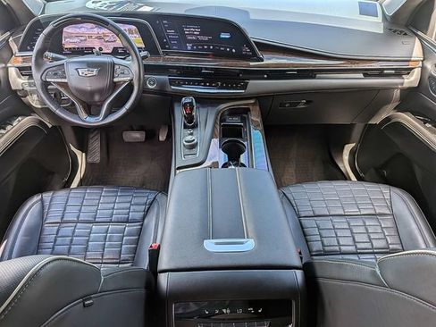 Used 2022 Cadillac Escalade Sport Platinum w/ Heavy-Duty Trailer Package AWD/4WD image 17