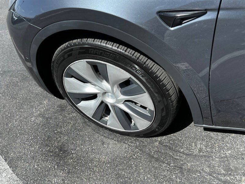 Used 2021 Tesla Model Y Long Range AWD/4WD image 13