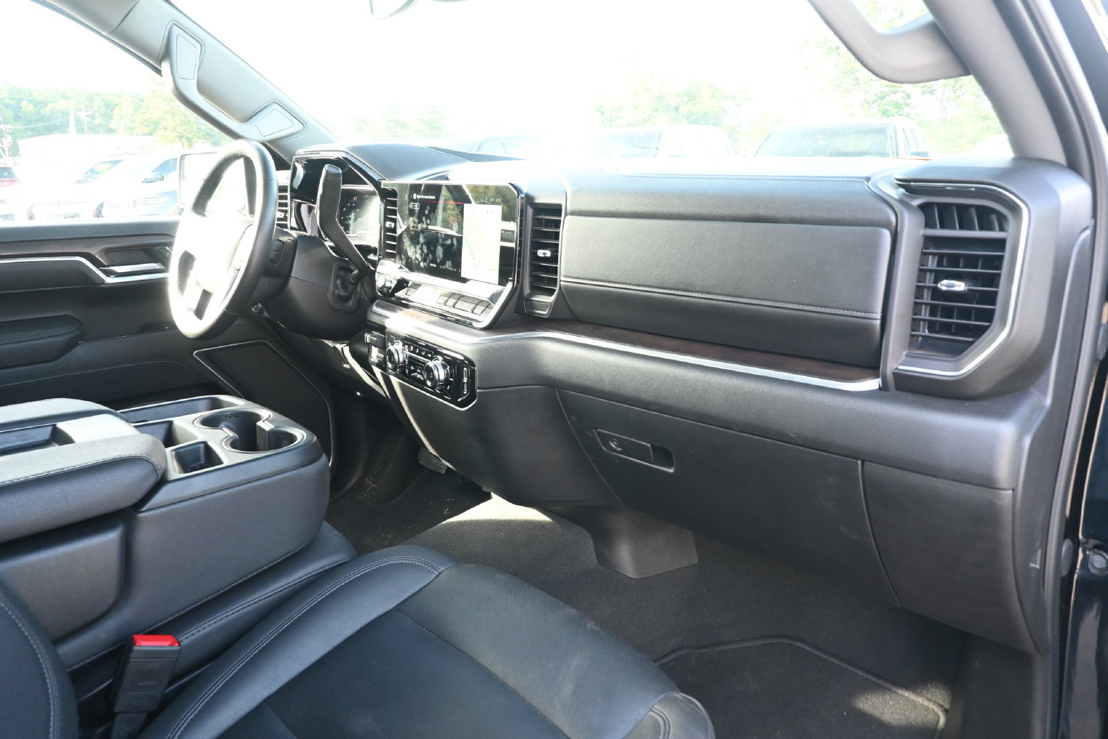 Used 2025 GMC Sierra 1500 SLT AWD/4WD image 25