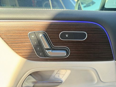 New 2026 Mercedes-Benz GLB 250 4MATIC image 14