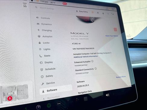 Used 2022 Tesla Model Y Long Range image 26