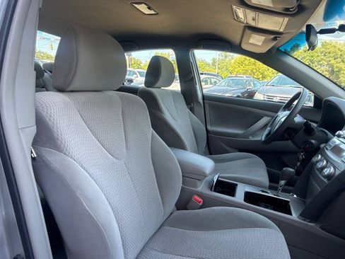Used 2011 Toyota Camry LE FWD image 18