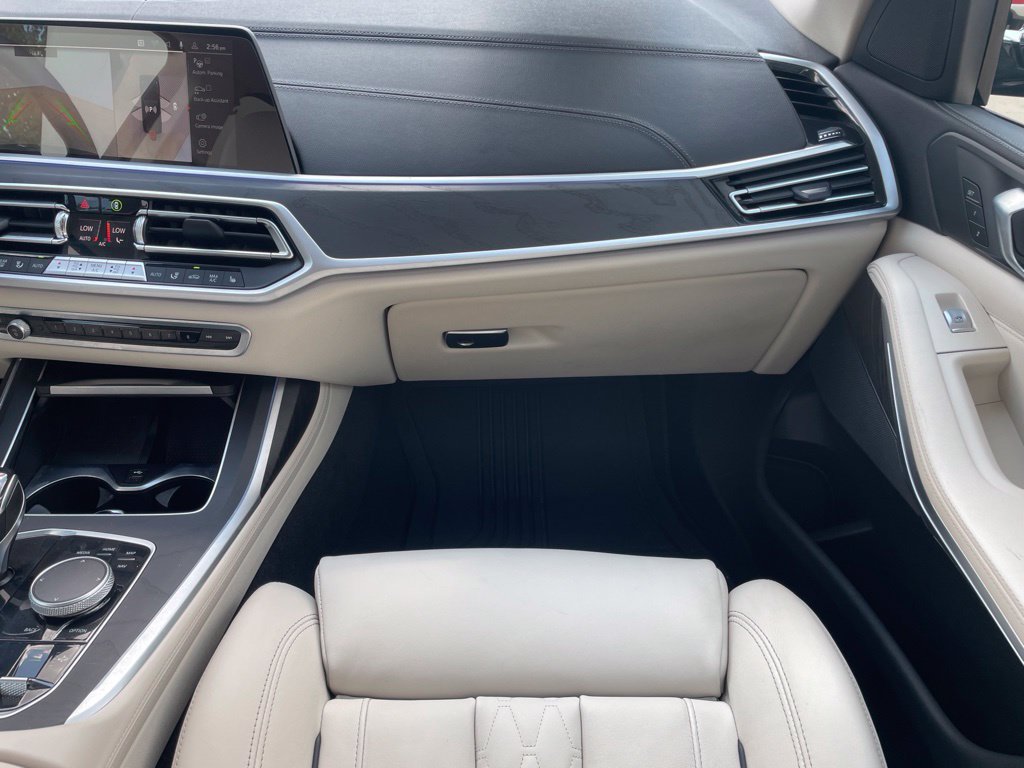 Used 2022 BMW X7 xDrive40i w/ Parking Assistance Package AWD/4WD image 27