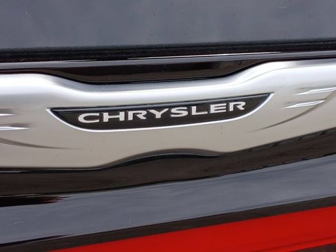 Used 2026 Chrysler Pacifica Select FWD image 32
