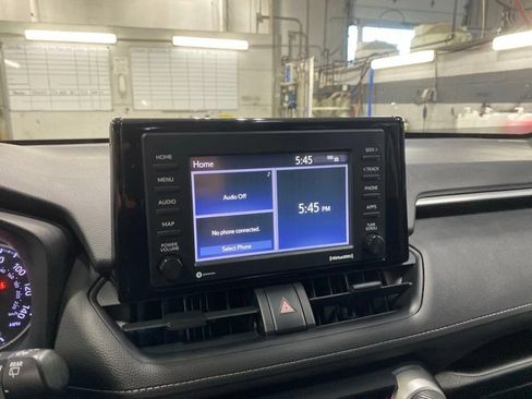 Used 2021 Toyota RAV4 XLE FWD image 23