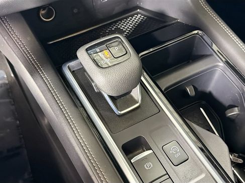 Used 2024 Nissan Pathfinder Platinum AWD/4WD image 18