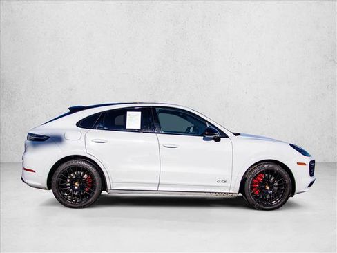 Used 2022 Porsche Cayenne GTS image 4