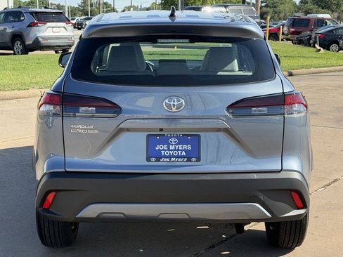 Used 2026 Toyota Corolla Cross L FWD image 8