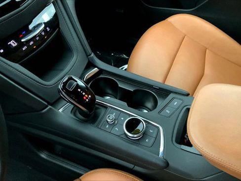 Used 2025 Cadillac XT5 Premium Luxury image 17