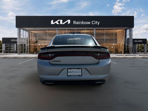 Used 2022 Dodge Charger SXT w/ Driver Convenience Group RWD image 5