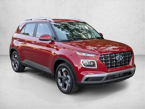 Certified 2025 Hyundai Venue Limited FWD image 9