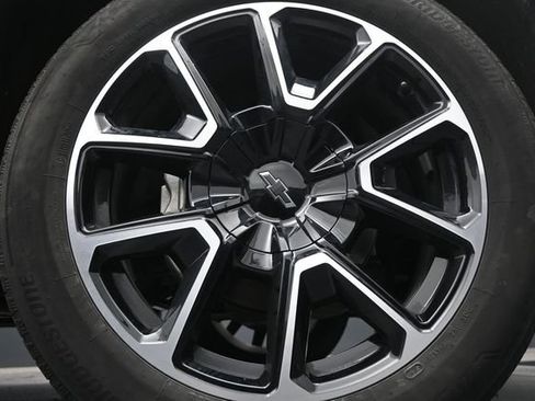 Used 2024 Chevrolet Tahoe RST w/ Luxury Package RWD image 9