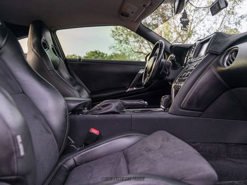 Used 2010 Nissan GT-R Premium AWD/4WD image 59