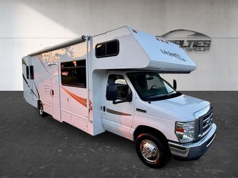 Used 2014 Ford E-450 and Econoline 450 Super Duty w/ Motorhome Prep Package RWD image 1