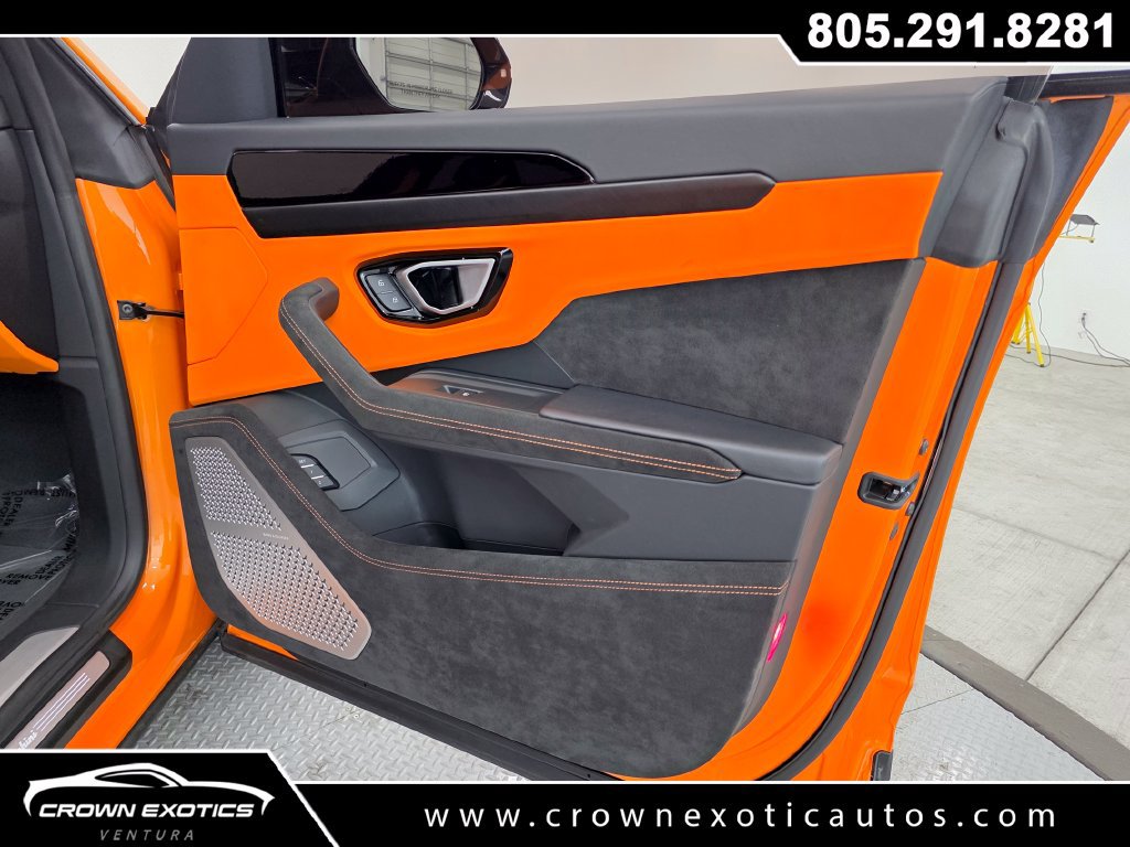 Used 2024 Lamborghini Urus S AWD/4WD image 23