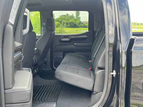 Used 2024 Chevrolet Silverado 1500 LT AWD/4WD image 32