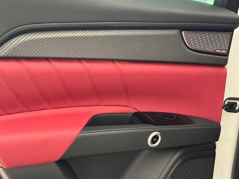 Used 2024 Maserati Grecale Trofeo image 20