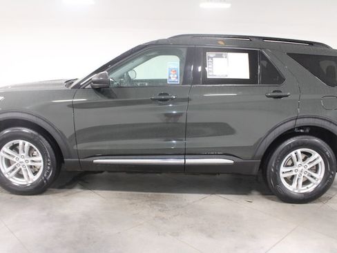 Used 2023 Ford Explorer XLT w/ Equipment Group 202A image 6