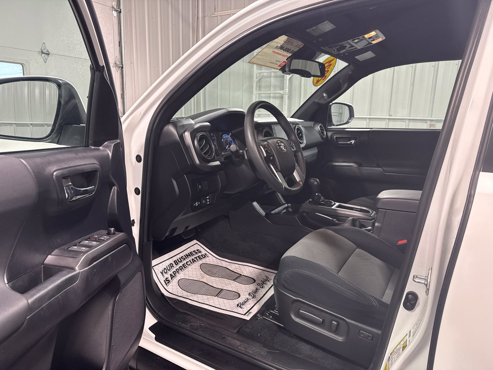 Used 2021 Toyota Tacoma TRD Off-Road w/ Blackout Package (TMS) AWD/4WD image 20