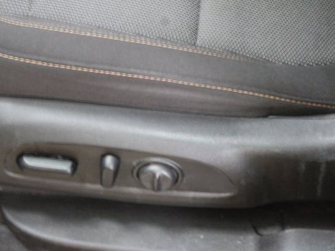 Used 2020 Chevrolet Traverse LT image 13