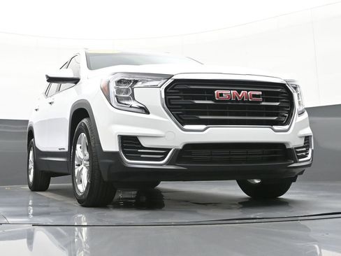 Used 2023 GMC Terrain SLE w/ Driver Convenience Package image 49