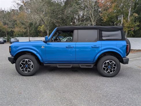 Used 2023 Ford Bronco Outer Banks image 6