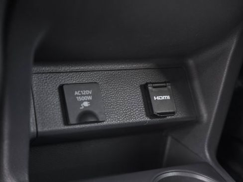 Used 2021 Toyota Sienna XLE image 35