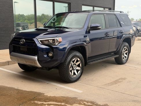 Used 2021 Toyota 4Runner TRD Off-Road Premium w/ Moonroof Package AWD/4WD image 17