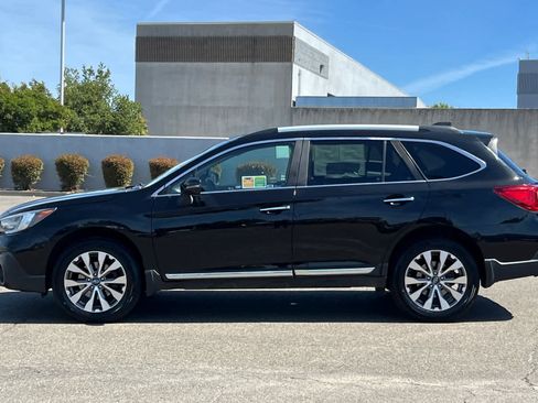 Used 2018 Subaru Outback 2.5i Touring w/ Popular Package #3 AWD/4WD image 9