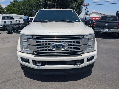 Used 2019 Ford F450 Platinum w/ Platinum Ultimate Package AWD/4WD image 11