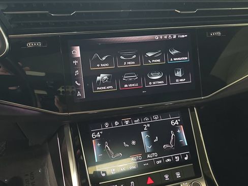 Used 2019 Audi Q8 Premium Plus w/ Premium Plus AWD/4WD image 23