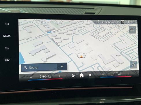 Used 2025 BMW X1 xDrive28i w/ Premium Package image 13