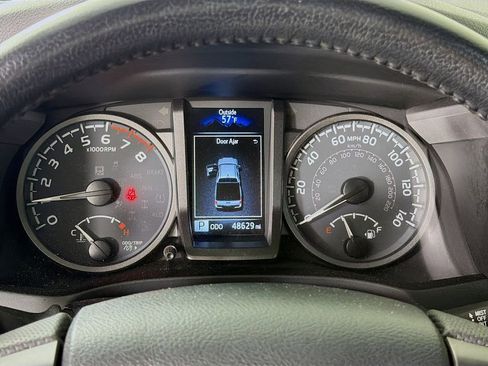 Used 2023 Toyota Tacoma TRD Off-Road image 15