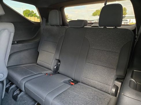 Used 2024 Chevrolet Traverse LT w/ Enhanced Driving Package FWD image 16