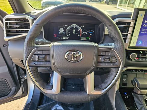 Used 2025 Toyota Sequoia Limited AWD/4WD image 28