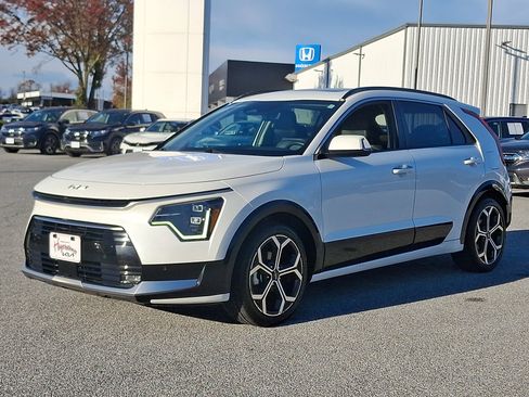 Certified 2023 Kia Niro SX Touring image 3