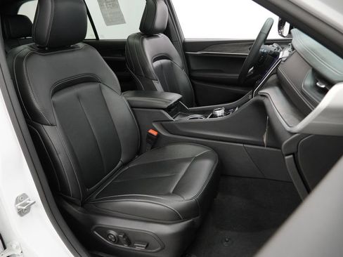 Certified 2025 Jeep Grand Cherokee Limited AWD/4WD image 48