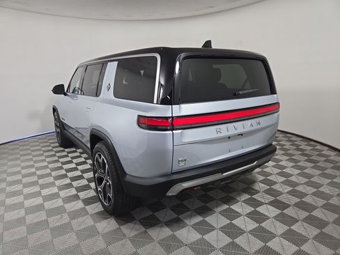 Used 2025 Rivian R1S Adventure AWD/4WD image 3
