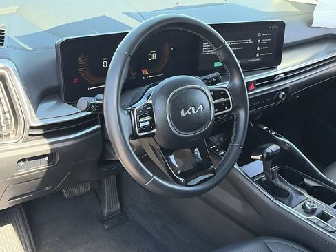 Used 2024 Kia Sorento S w/ Panoramic Sunroof Package FWD image 17