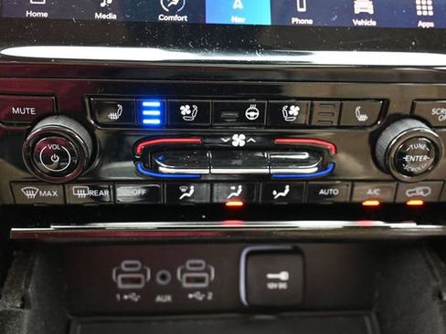 Used 2021 Jeep Grand Cherokee L Limited w/ Luxury Tech Group II AWD/4WD image 24