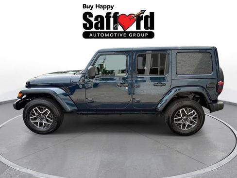 Used 2025 Jeep Wrangler Unlimited Sahara AWD/4WD image 4