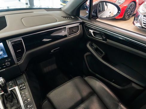 Used 2018 Porsche Macan AWD/4WD image 11