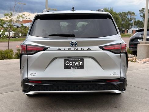 Used 2023 Toyota Sienna XSE w/ XSE Plus Package AWD/4WD image 7