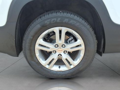 Used 2024 GMC Terrain SLE AWD/4WD image 5