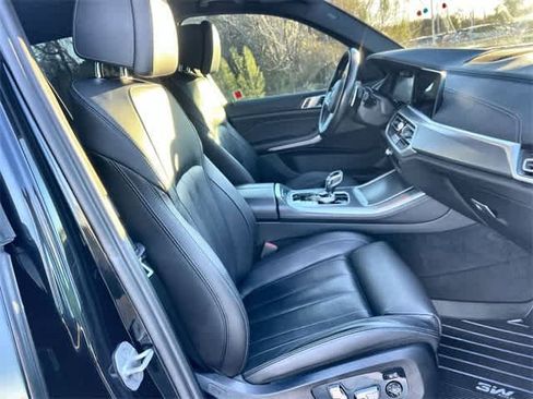 Used 2022 BMW X5 sDrive40i w/ M Sport Package image 12